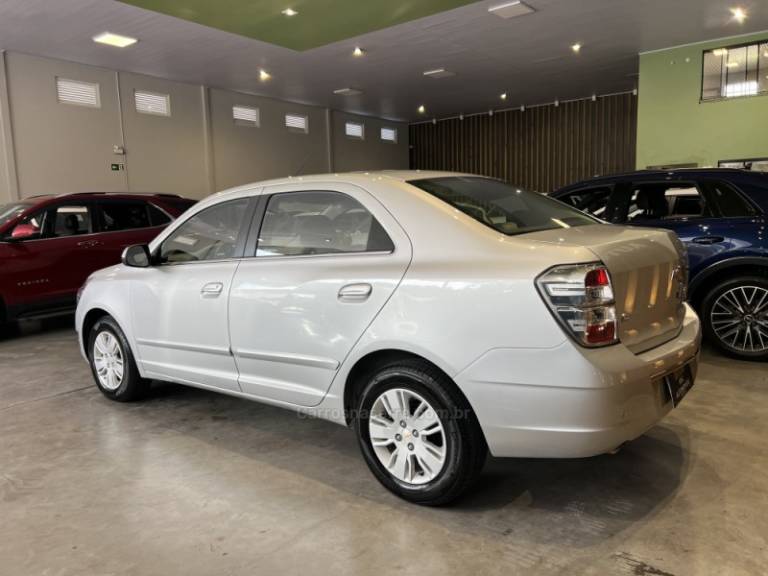 CHEVROLET - COBALT - 2014/2015 - Prata - R$ 45.900,00
