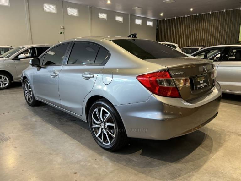 HONDA - CIVIC - 2014/2015 - Cinza - R$ 73.900,00