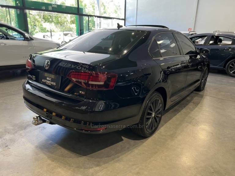 VOLKSWAGEN - JETTA - 2017/2017 - Preta - R$ 83.900,00