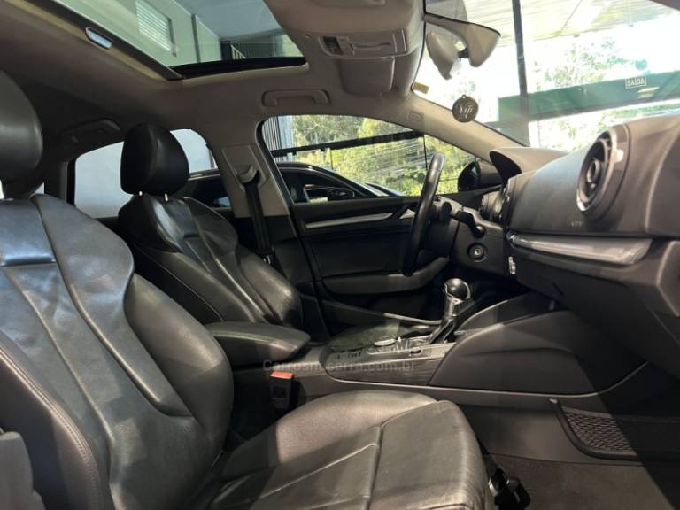 AUDI - A3 - 2014/2015 - Prata - R$ 89.900,00