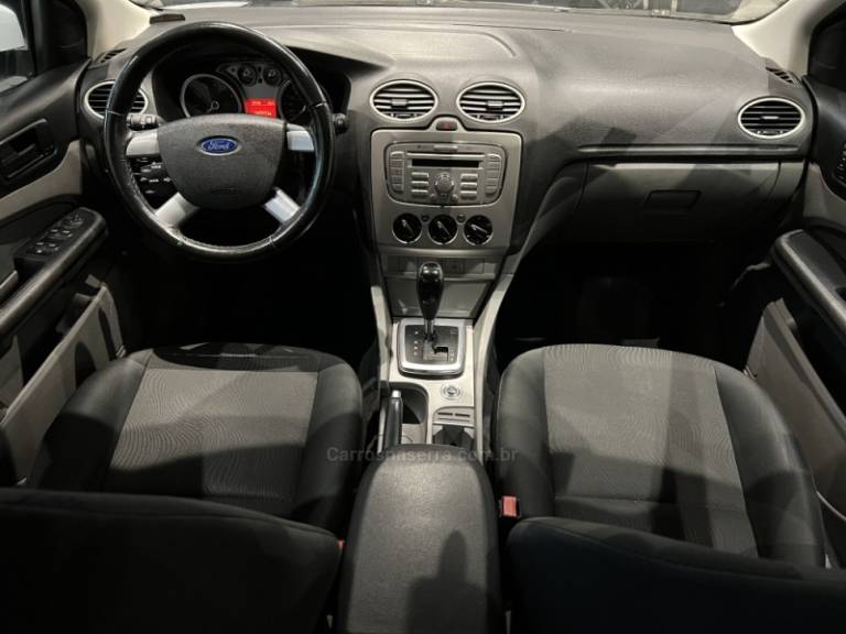 FORD - FOCUS - 2012/2013 - Branca - R$ 41.900,00