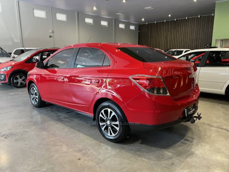 CHEVROLET - PRISMA - 2015/2015 - Vermelha - R$ 49.900,00