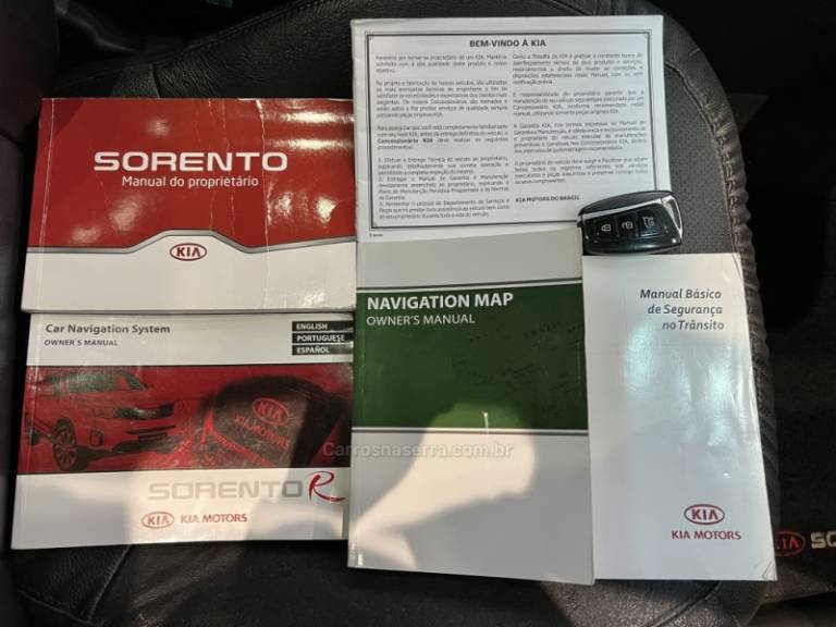 KIA MOTORS - SORENTO - 2012/2013 - Preta - R$ 69.900,00
