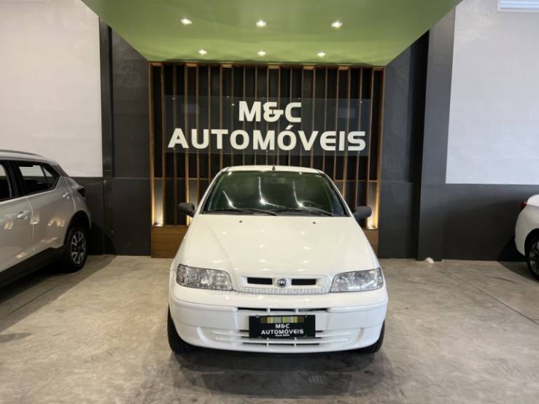 FIAT - PALIO - 2003/2004 - Branca - R$ 16.900,00