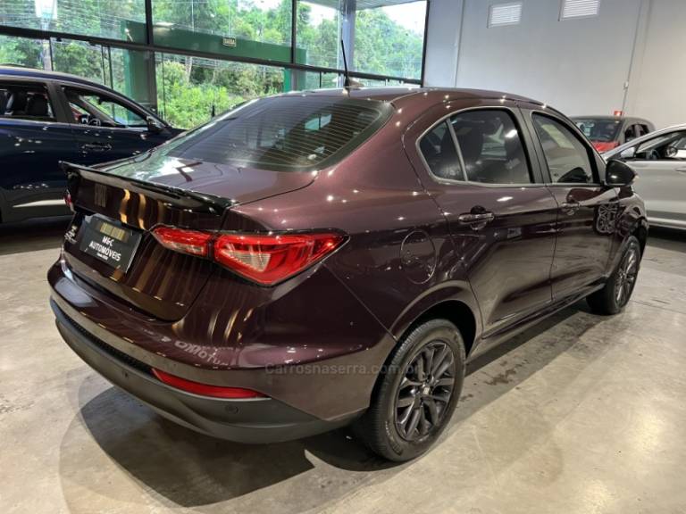 FIAT - CRONOS - 2022/2022 - Vermelha - R$ 70.900,00