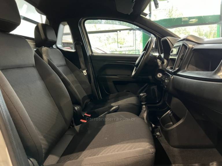 FIAT - STRADA - 2023/2023 - Branca - R$ 74.900,00