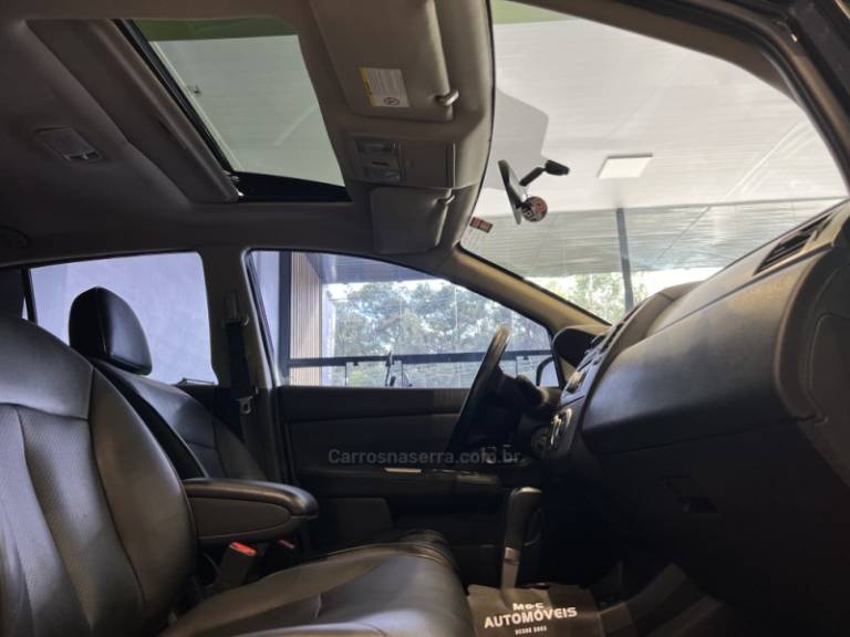 NISSAN - TIIDA - 2010/2011 - Preta - R$ 41.900,00