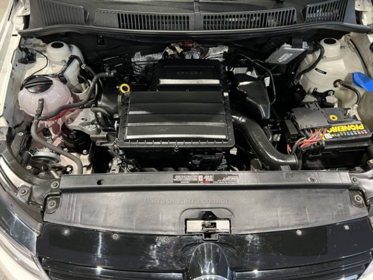 VOLKSWAGEN - FOX - 2015/2016 - Branca - R$ 52.900,00