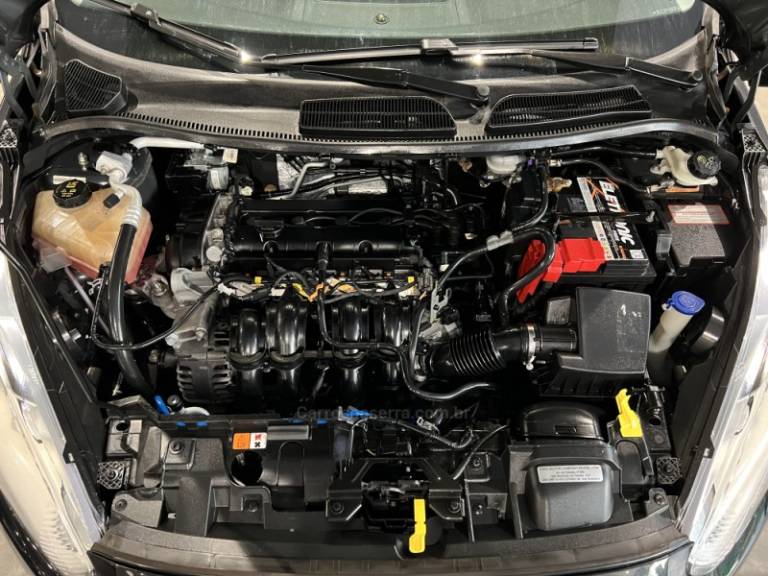 FORD - FIESTA - 2015/2016 - Preta - R$ 51.900,00