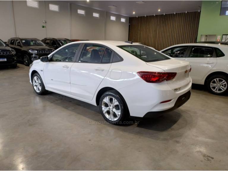 CHEVROLET - ONIX - 2024/2025 - Branca - R$ 99.900,00