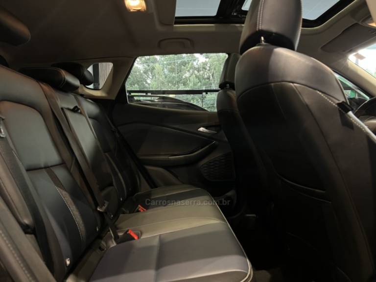 CHEVROLET - TRACKER - 2020/2021 - Preta - R$ 105.900,00