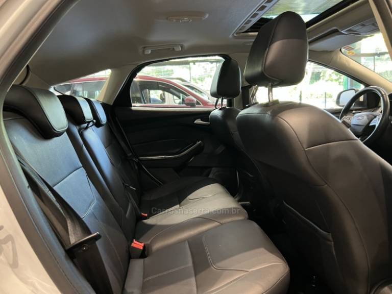 FORD - FOCUS - 2016/2016 - Branca - R$ 66.900,00