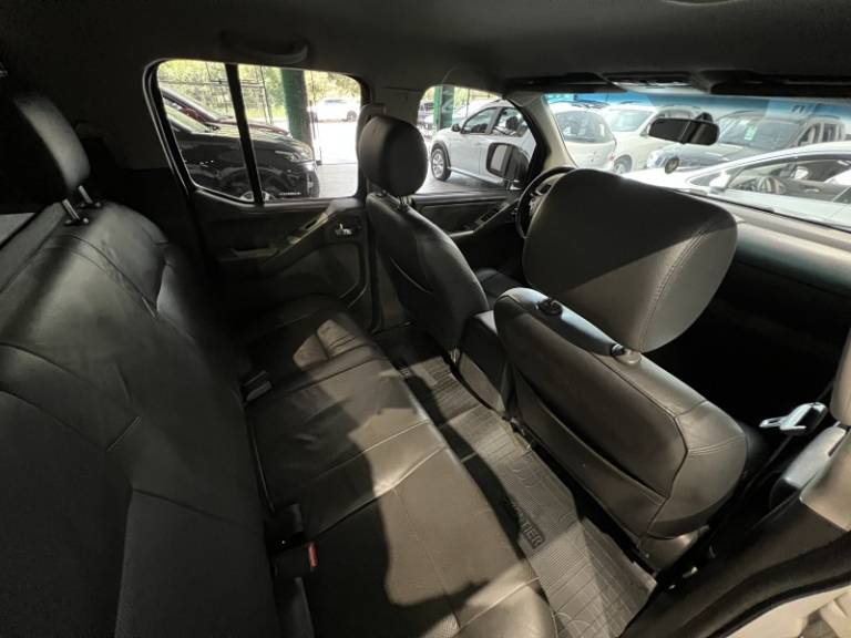 NISSAN - FRONTIER - 2014/2015 - Branca - R$ 102.900,00