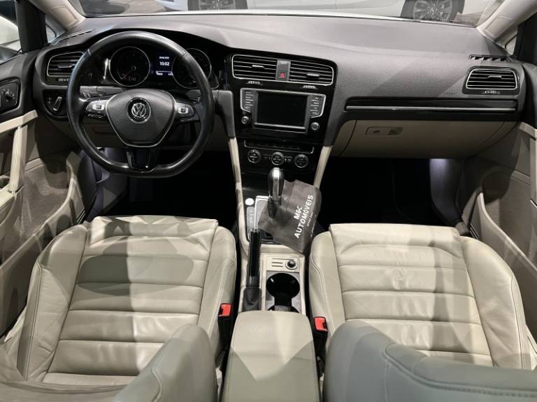VOLKSWAGEN - GOLF - 2015/2016 - Branca - R$ 87.900,00