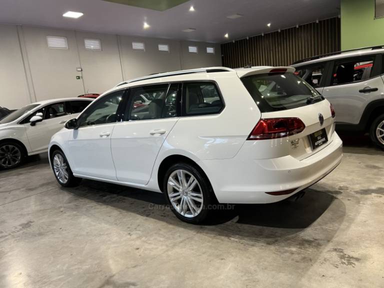 VOLKSWAGEN - GOLF - 2015/2016 - Branca - R$ 87.900,00