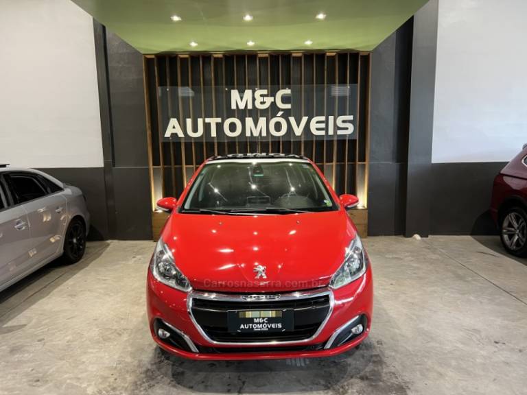 PEUGEOT - 208 - 2018/2019 - Vermelha - R$ 63.900,00