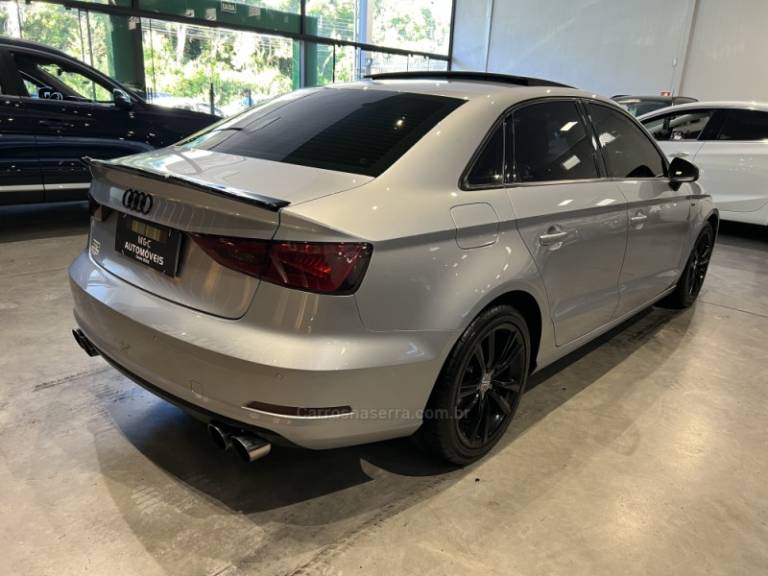 AUDI - A3 - 2014/2015 - Prata - R$ 89.900,00