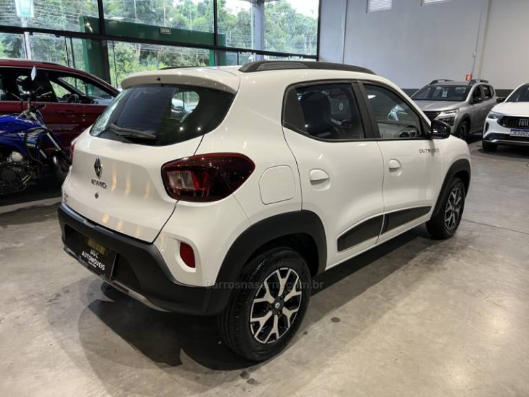 RENAULT - KWID - 2022/2023 - Branca - R$ 56.900,00