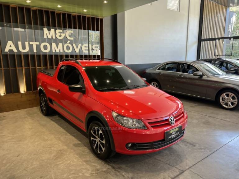 VOLKSWAGEN - SAVEIRO - 2012/2013 - Vermelha - R$ 48.900,00