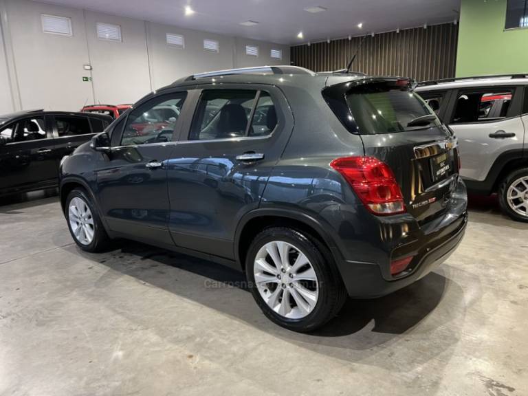 CHEVROLET - TRACKER - 2018/2018 - Cinza - R$ 89.900,00