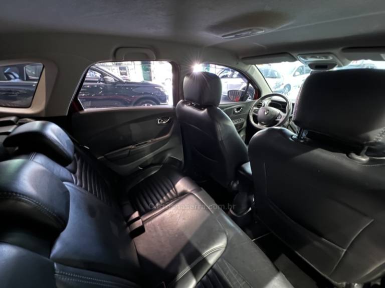 RENAULT - CAPTUR - 2019/2019 - Vermelha - R$ 73.900,00