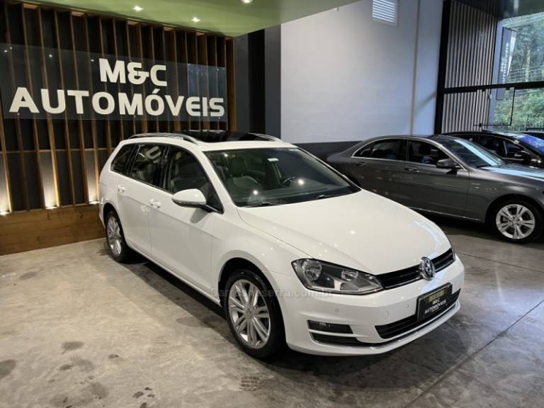 VOLKSWAGEN - GOLF - 2015/2016 - Branca - R$ 87.900,00