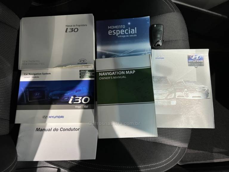 HYUNDAI - I30 - 2014/2015 - Branca - R$ 69.900,00
