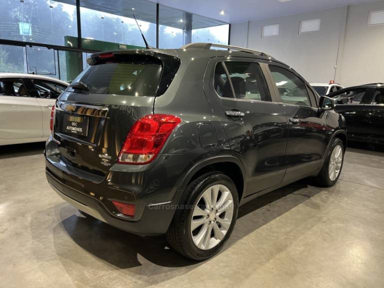 CHEVROLET - TRACKER - 2018/2018 - Cinza - R$ 89.900,00