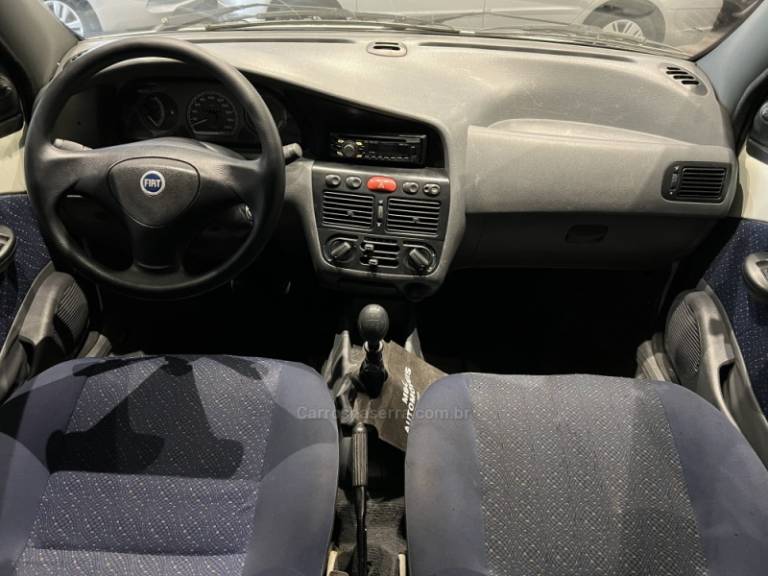 FIAT - PALIO - 2003/2004 - Branca - R$ 16.900,00