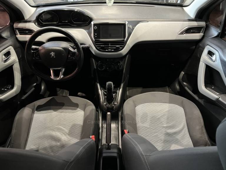 PEUGEOT - 208 - 2013/2014 - Marrom - R$ 38.900,00