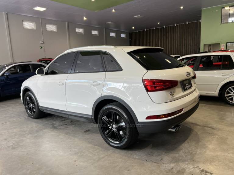 AUDI - Q3 - 2015/2016 - Branca - R$ 93.900,00