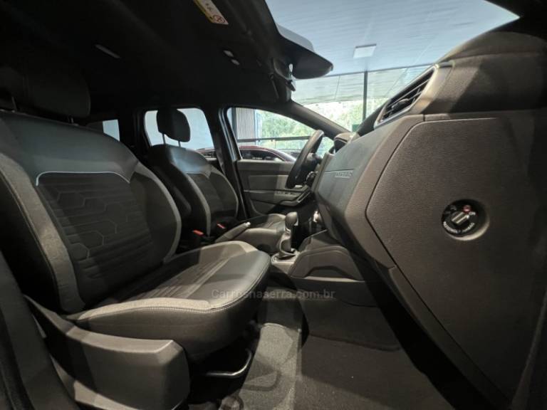RENAULT - DUSTER - 2020/2021 - Marrom - R$ 91.900,00
