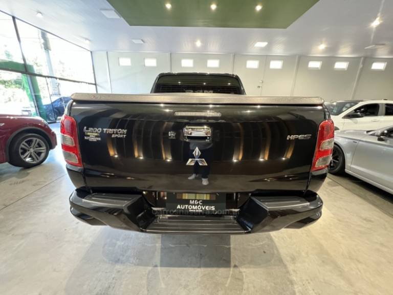 MITSUBISHI - L200 TRITON - 2018/2019 - Preta - R$ 144.900,00