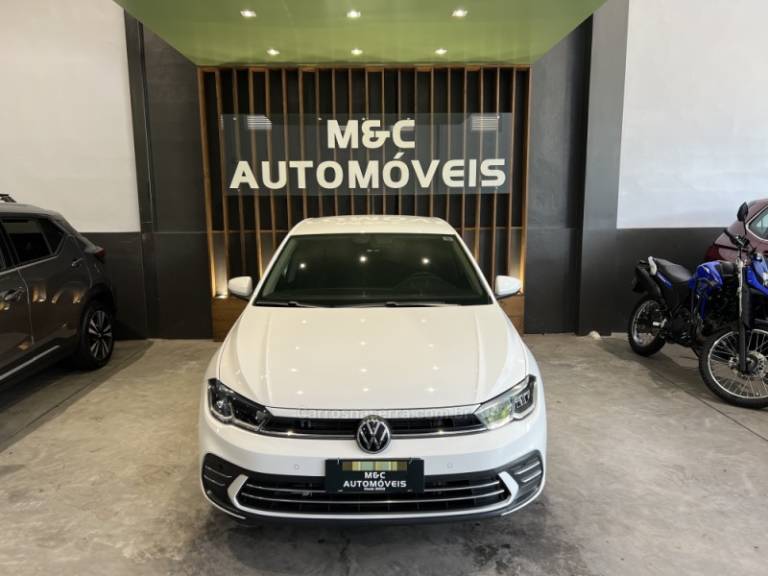 VOLKSWAGEN - POLO - 2023/2023 - Branca - R$ 91.900,00