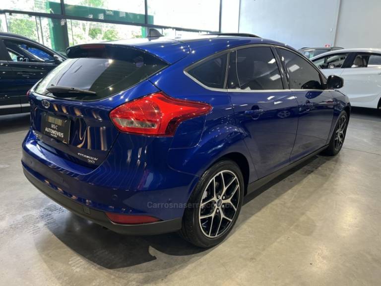 FORD - FOCUS - 2015/2016 - Azul - R$ 65.900,00