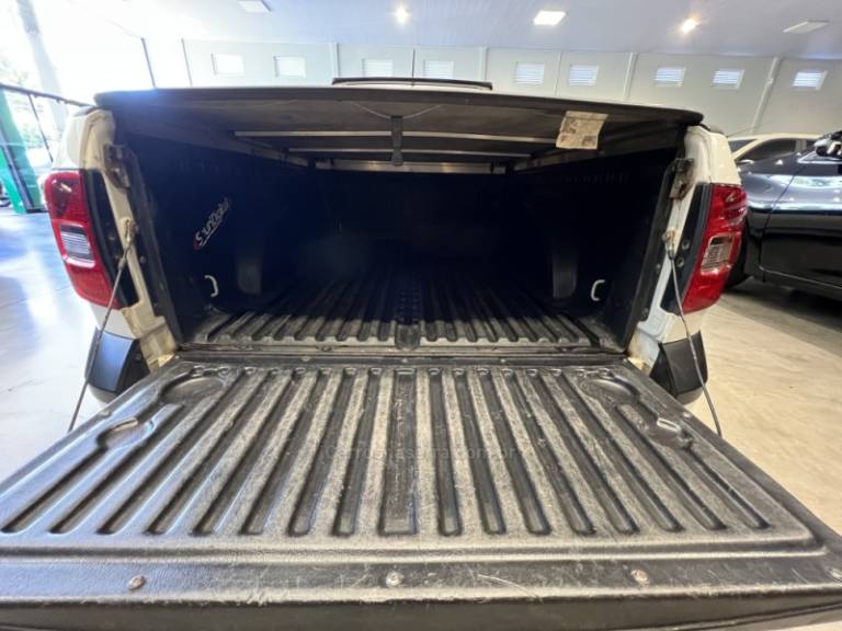 VOLKSWAGEN - SAVEIRO - 2014/2015 - Branca - R$ 49.900,00