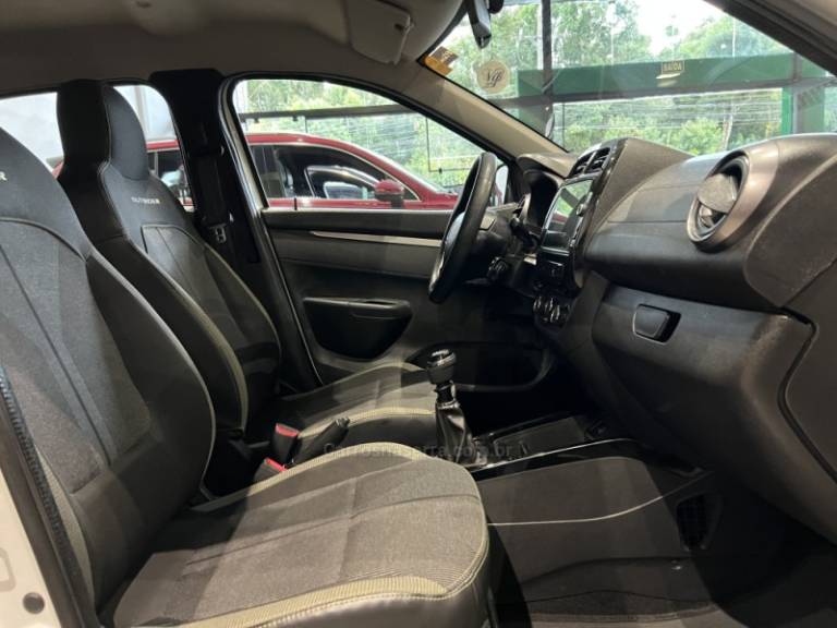 RENAULT - KWID - 2022/2023 - Branca - R$ 56.900,00