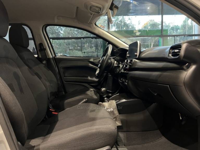 FIAT - CRONOS - 2022/2023 - Prata - R$ 73.900,00