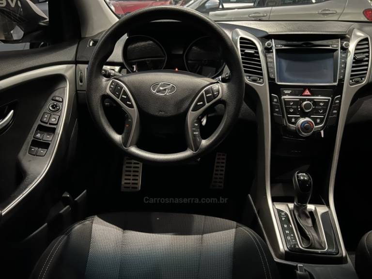 HYUNDAI - I30 - 2014/2015 - Branca - R$ 69.900,00