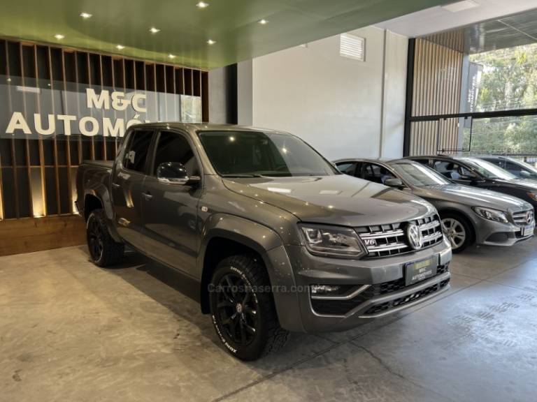 VOLKSWAGEN - AMAROK - 2018/2018 - Cinza - R$ 144.900,00