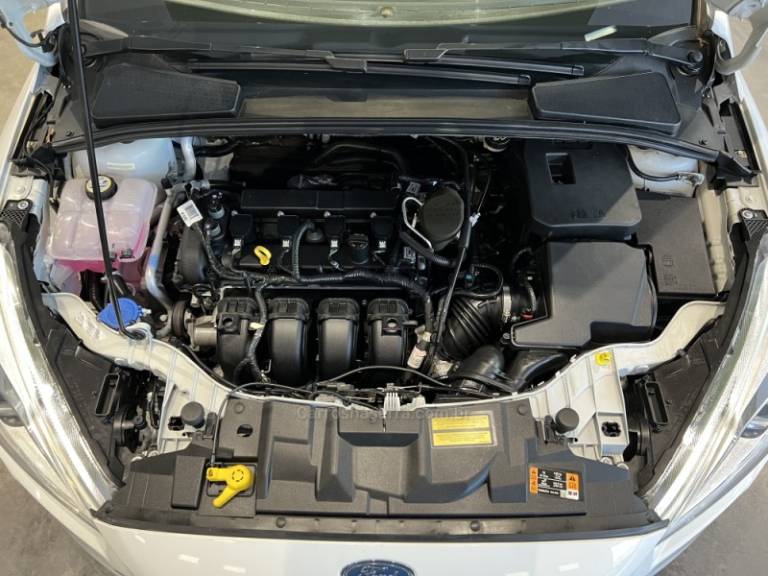 FORD - FOCUS - 2016/2016 - Branca - R$ 66.900,00