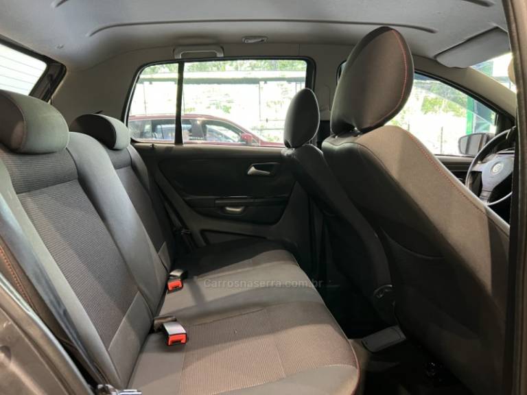 VOLKSWAGEN - FOX - 2010/2011 - Cinza - R$ 34.900,00