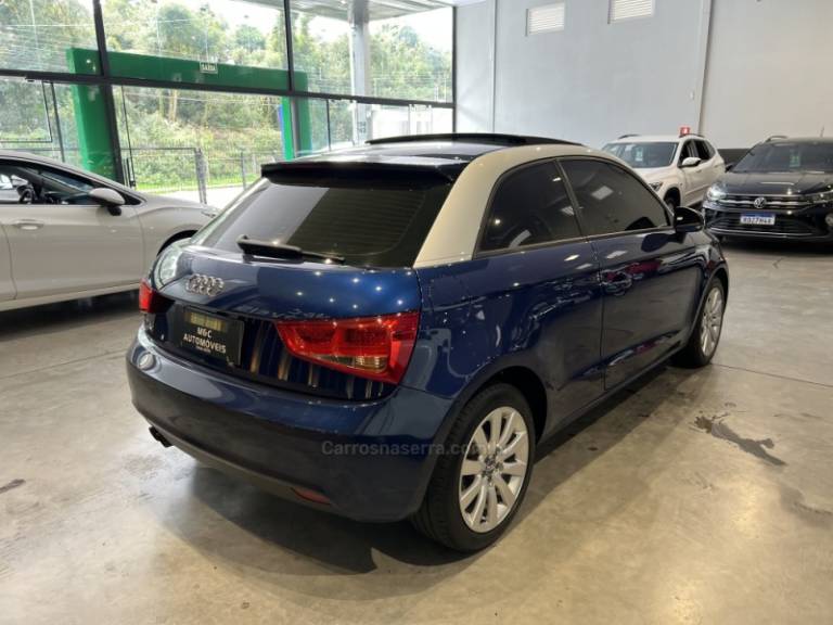 AUDI - A1 - 2011/2012 - Azul - R$ 62.900,00