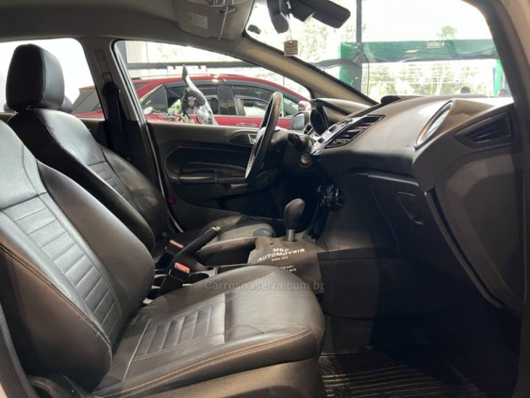 FORD - FIESTA - 2014/2015 - Branca - R$ 46.900,00