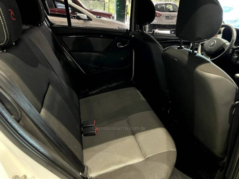RENAULT - SANDERO - 2012/2012 - Branca - R$ 37.900,00