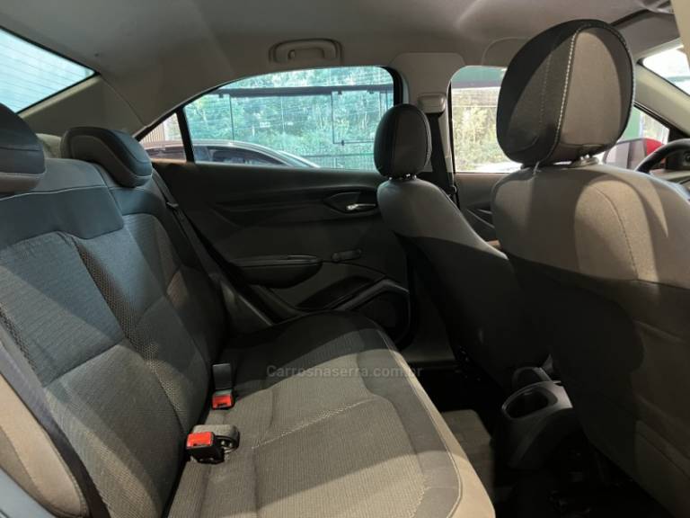 CHEVROLET - PRISMA - 2015/2015 - Vermelha - R$ 49.900,00