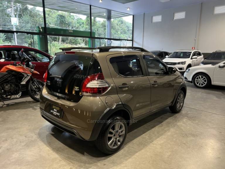FIAT - MOBI - 2017/2018 - Cinza - R$ 47.900,00