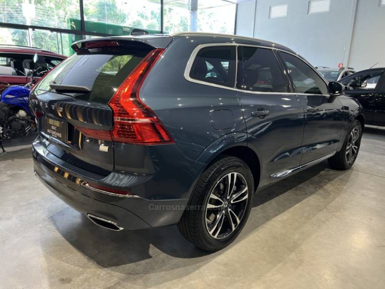 VOLVO - XC60 - 2021/2021 - Azul - R$ 186.900,00