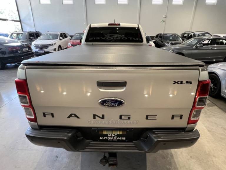 FORD - RANGER - 2013/2013 - Prata - R$ 79.900,00