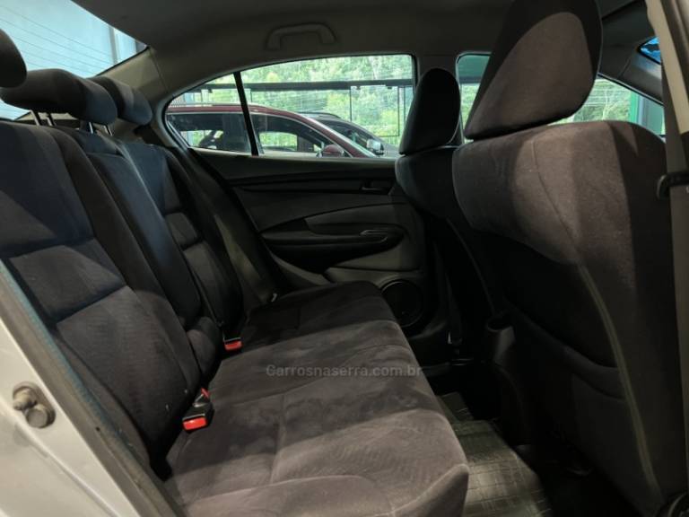 HONDA - CITY - 2013/2014 - Prata - R$ 59.900,00